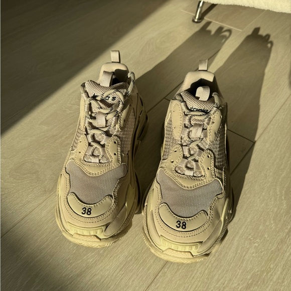 Balenciaga Triple S Sneaker - Picture 4 of 13